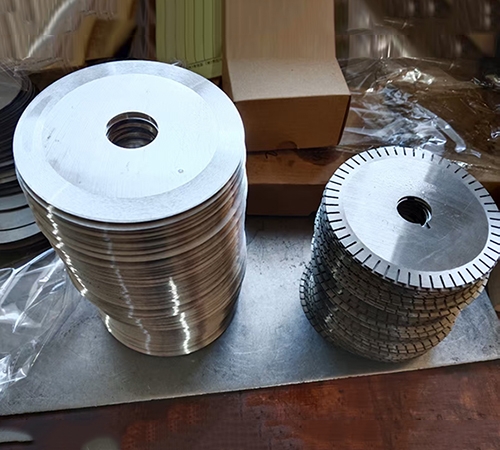 �Ͼ��΁��C(j��)е���޹�˾-�A��Ƭ